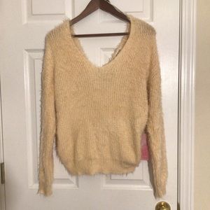 Fashion on Earth Fuzzy Sweater Twisted Knot Size S